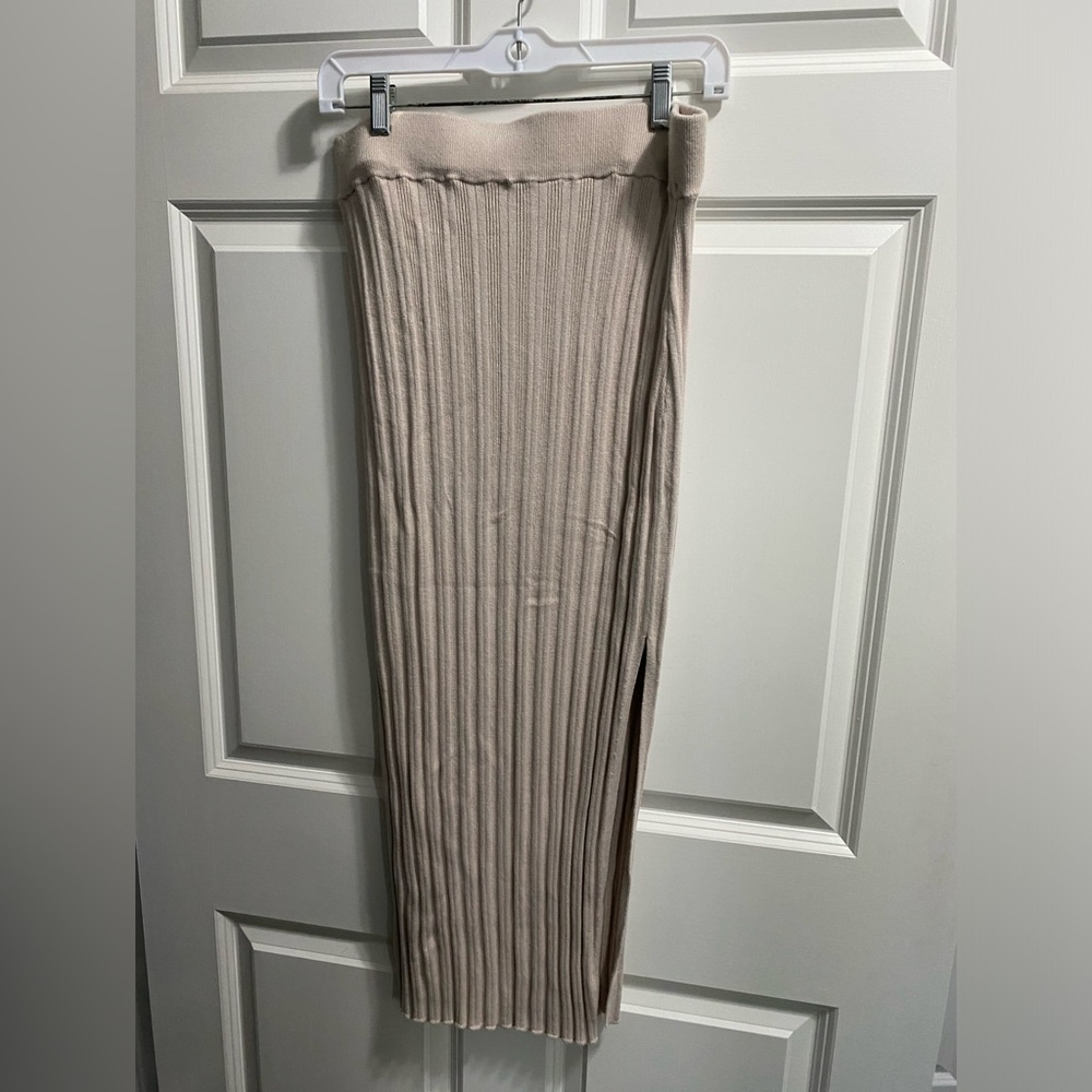 Abercrombie knit midi skit. Matching cami top available for a bundle.